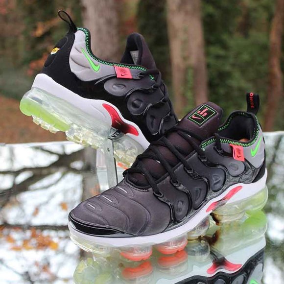 Nike Air VaporMax Plus Worldwide Pack Men’s Size 8 - Picture 2 of 12